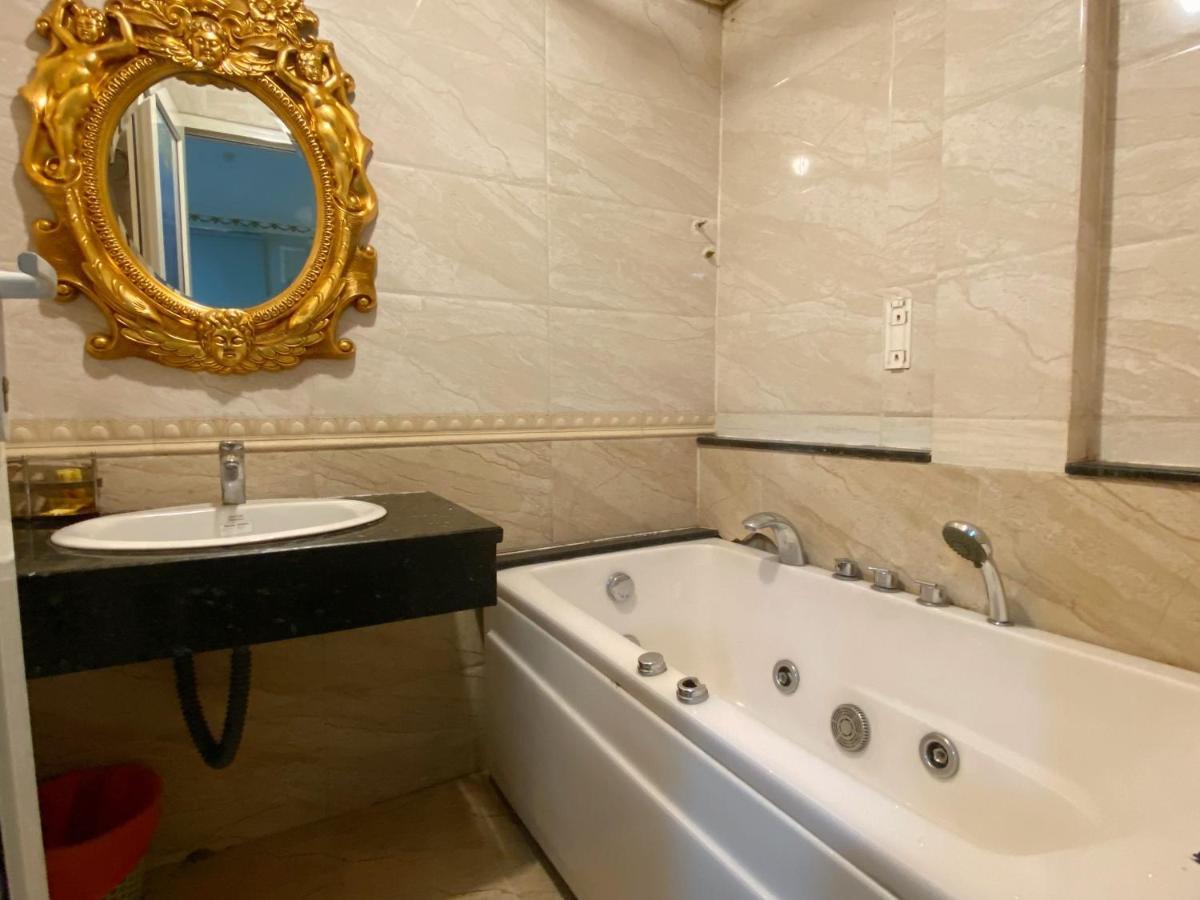 Crowne Bui Vien Hotel TP. Hồ Chí Minh Ngoại thất bức ảnh